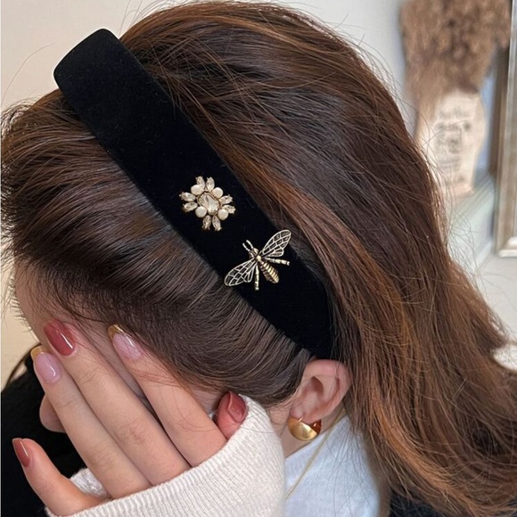 Black Velvet Bee Detail Gem Hair Band - Picture 1 of 3